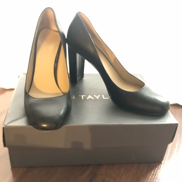 Ann Taylor Shoes - Ann Taylor Black Leather Pumps